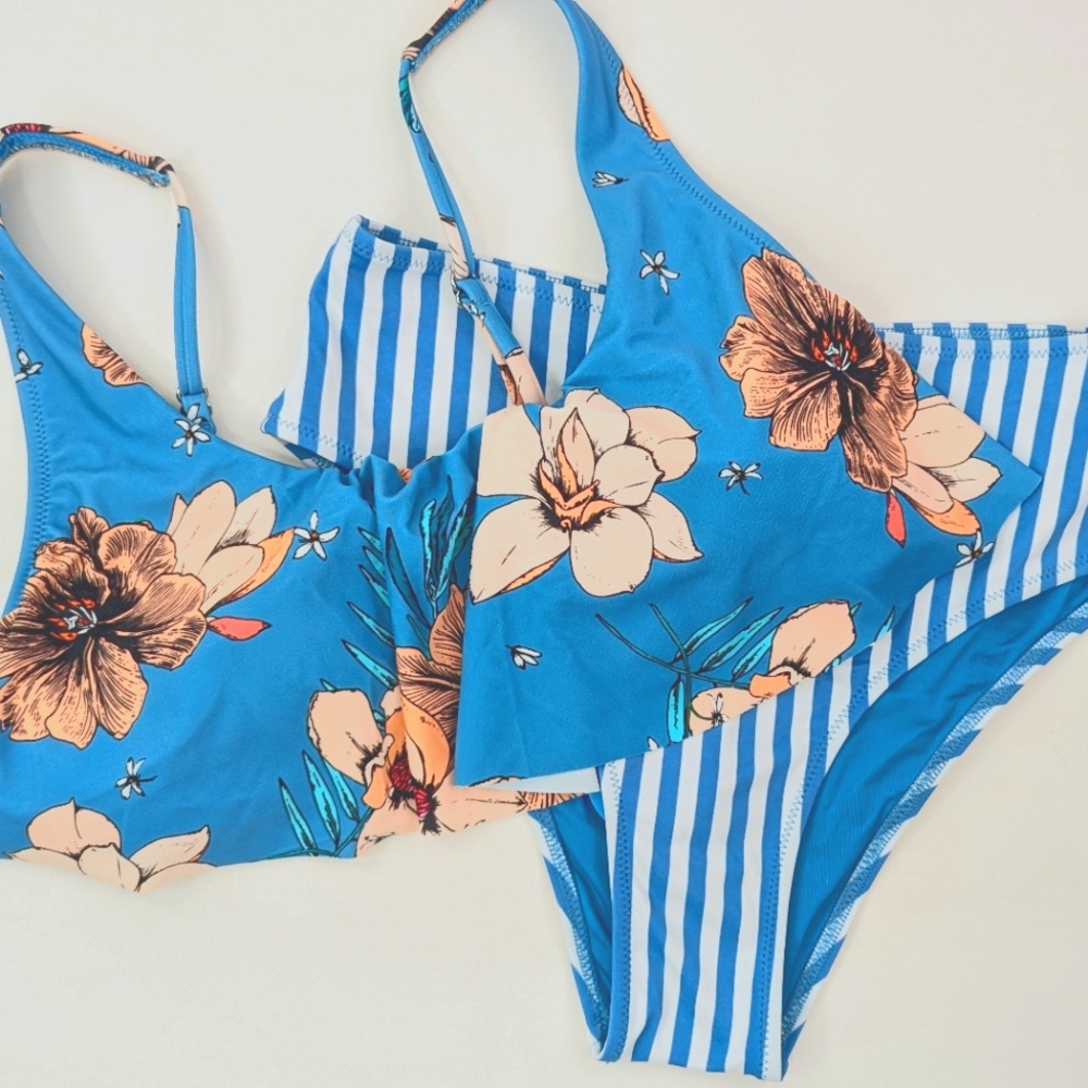 Cupshe Bikini floral stripe Size Med | 240657